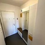아파트 Modern Cute With Balcony, Center *