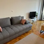 아파트 Modern Cute With Balcony, Center 류블랴나