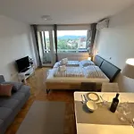 Modern Cute With Balcony, Center * 卢布尔雅那
